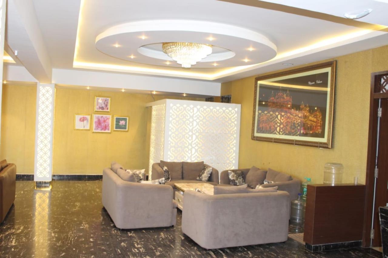 Villa Grand Milestone Mysore Esterno foto