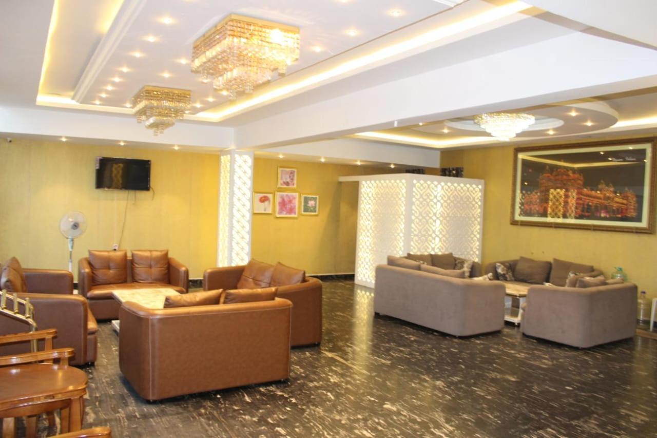 Villa Grand Milestone Mysore Esterno foto